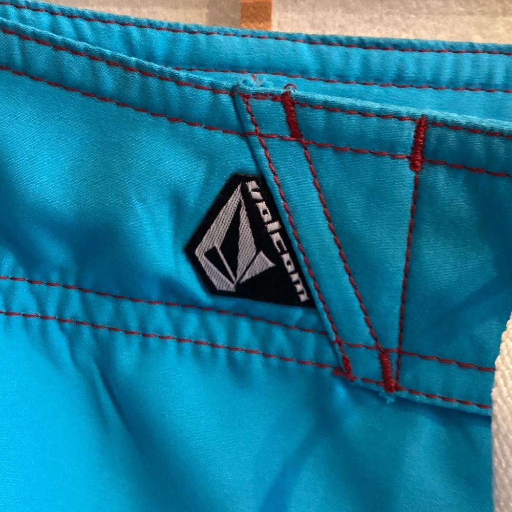 Volcom Maguro Solid Mod Board Shorts Men's Size 30 - Picture 3 of 10